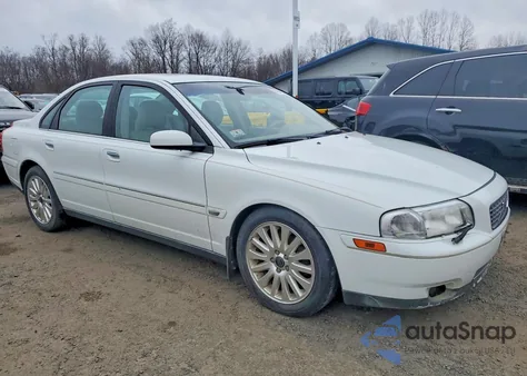 2004 Volvo S80 z USA, uszkodzony, nr VIN YV1TS92D841343953